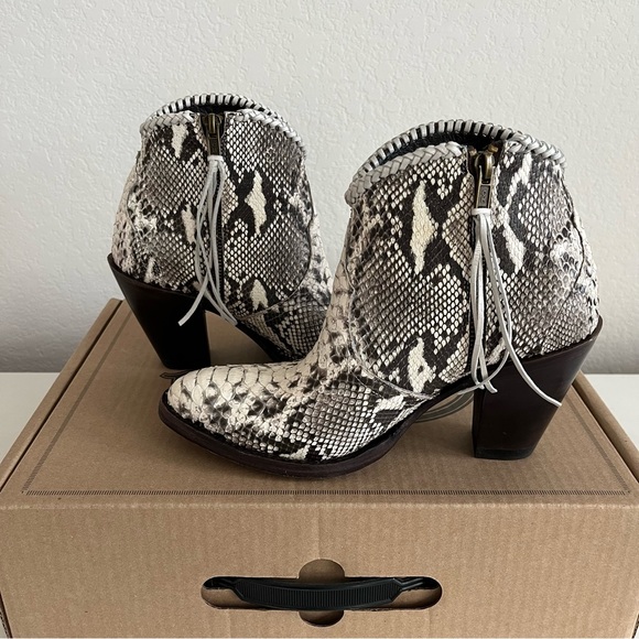 Allens Python Ankle Boots/ Azulado Kyra Almond Toe Boots - Picture 4 of 9